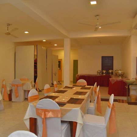 Emarald Holiday Homes Anuradhapura Esterno foto
