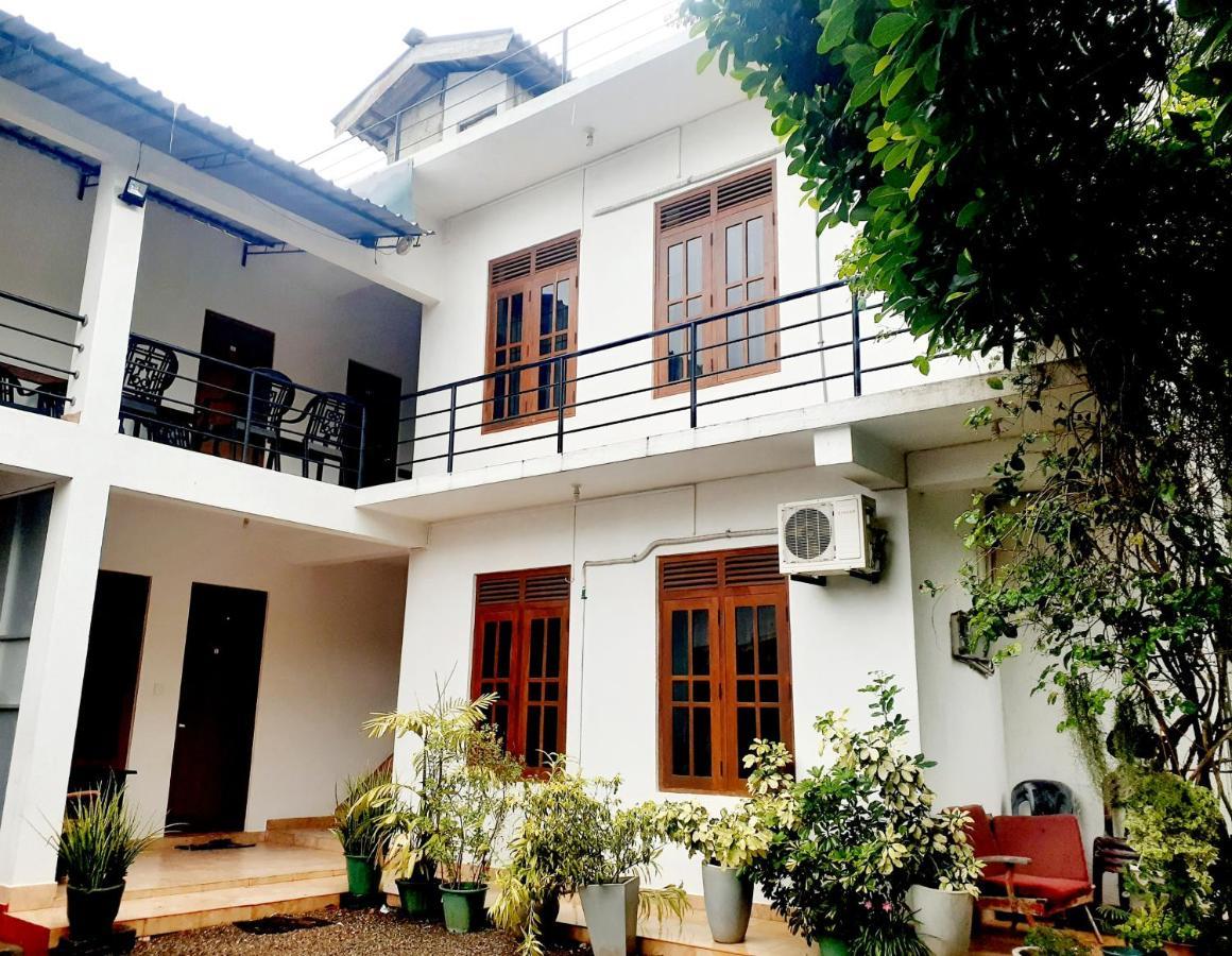 Emarald Holiday Homes Anuradhapura Esterno foto