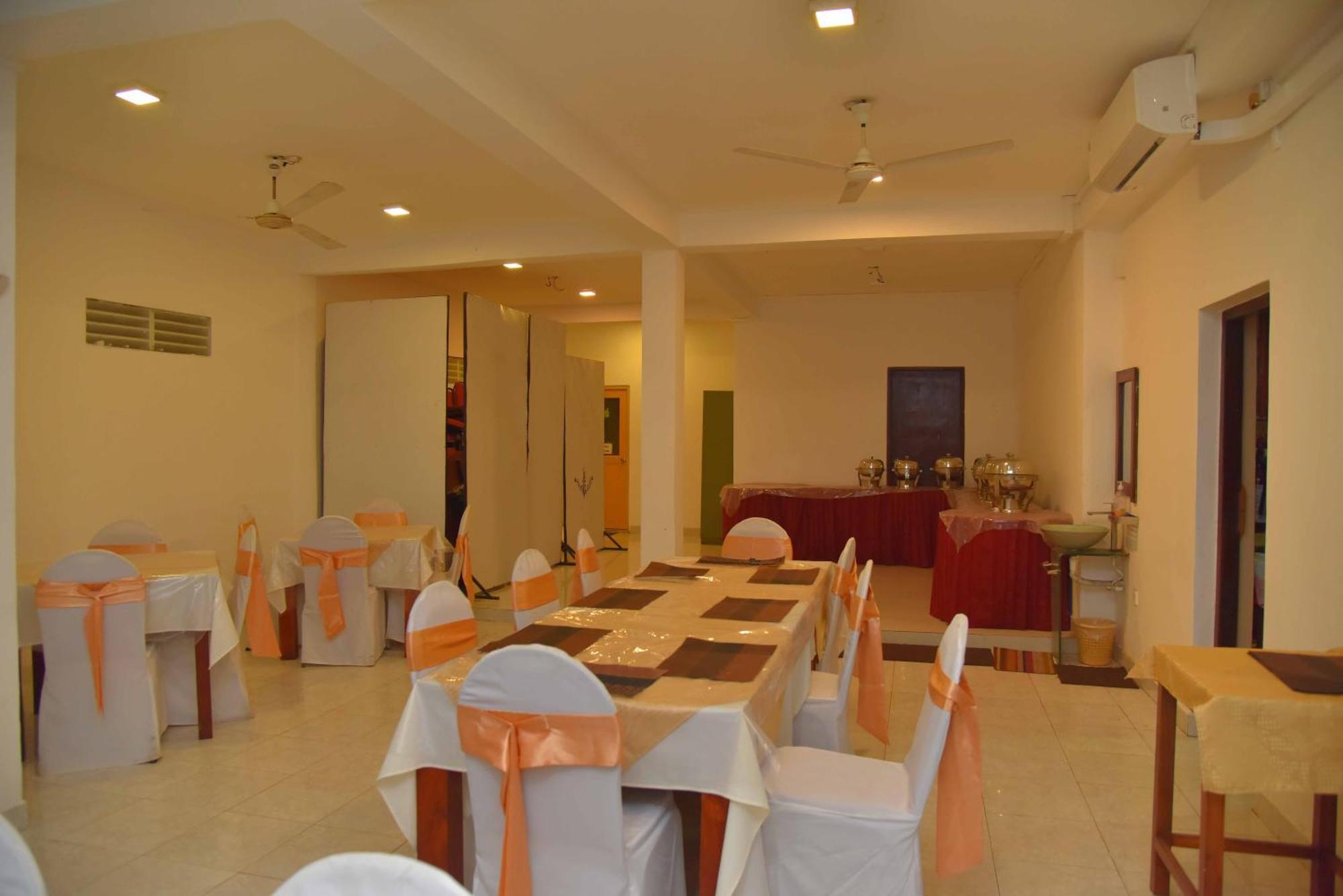 Emarald Holiday Homes Anuradhapura Esterno foto