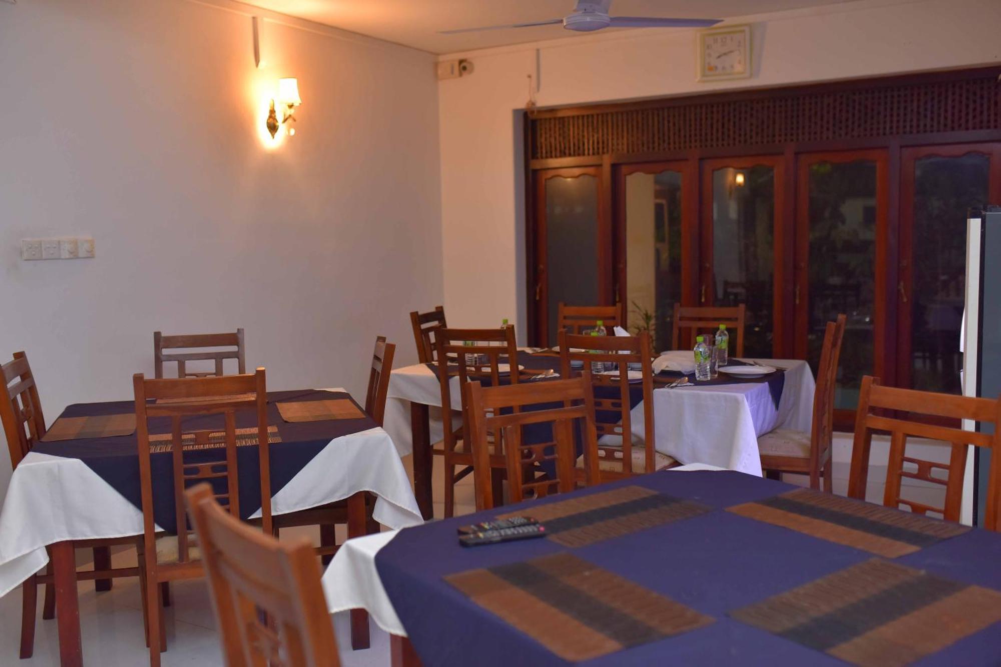 Emarald Holiday Homes Anuradhapura Esterno foto