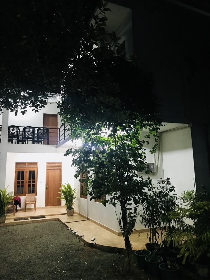 Emarald Holiday Homes Anuradhapura Esterno foto